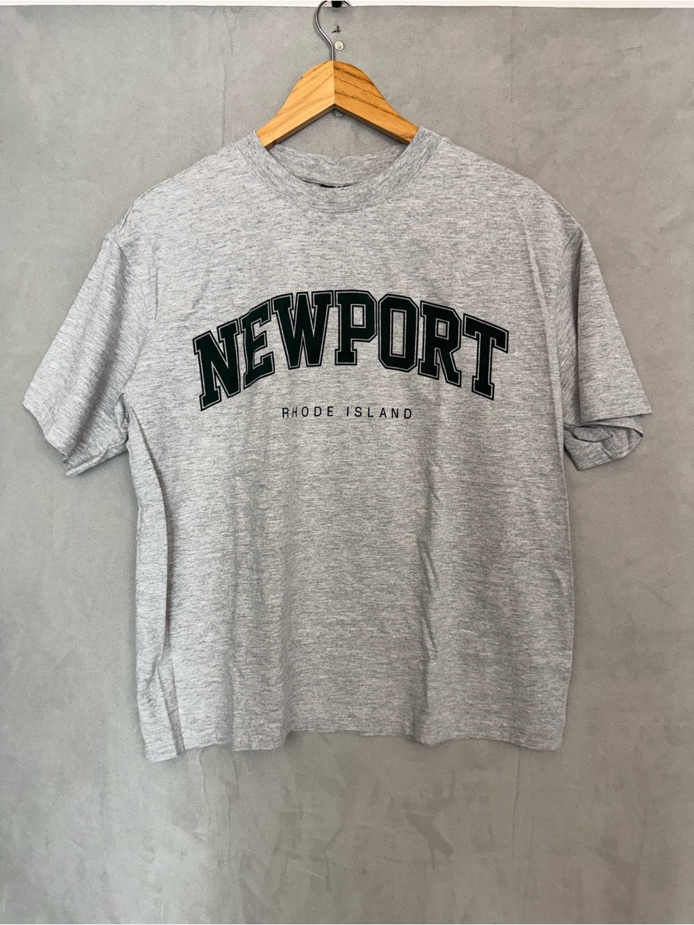 H&M Newport Rhode Island T Shirt Men’s M Gray Loose Fit Collegiate Preppy